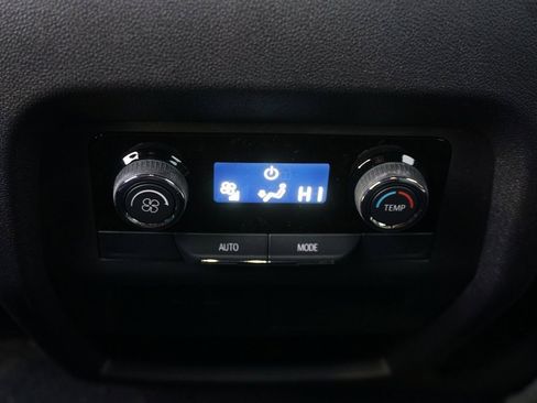 Used 2025 Chevrolet Traverse LT w/ LPO, Floor Liner Package image 28