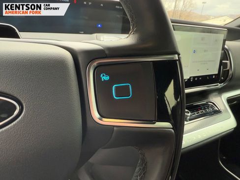 Used 2025 Ford Expedition Max Platinum w/ Stealth Appearance Package image 18