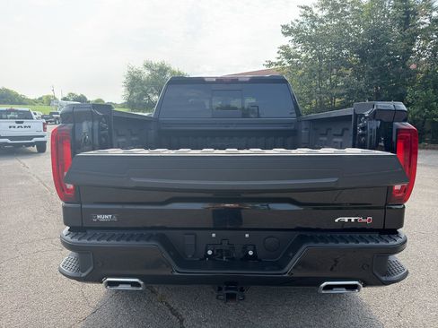 Used 2023 GMC Sierra 1500 AT4 w/ Technology Package AWD/4WD image 26