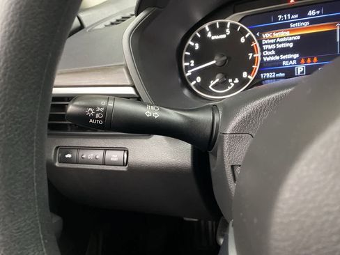 Used 2025 Nissan Altima 2.5 SV FWD image 23