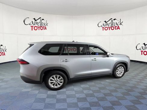 Used 2025 Toyota Grand Highlander AWD image 3