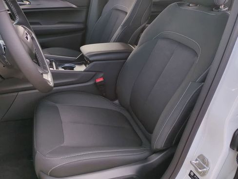 New 2025 Jeep Grand Cherokee L Laredo w/ Luxury Tech Group I RWD image 17