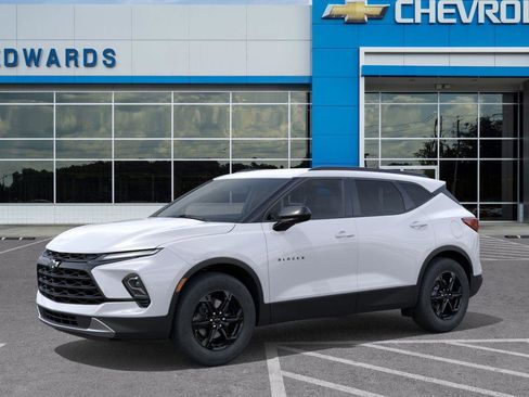 New 2025 Chevrolet Blazer LT image 2