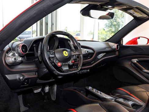 Used 2021 Ferrari F8 Spider RWD image 9