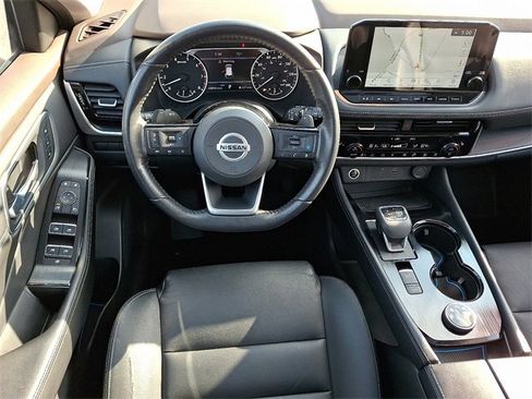 Used 2021 Nissan Rogue SL w/ Premium Package image 15