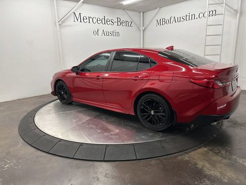 Used 2025 Toyota Camry SE image 5