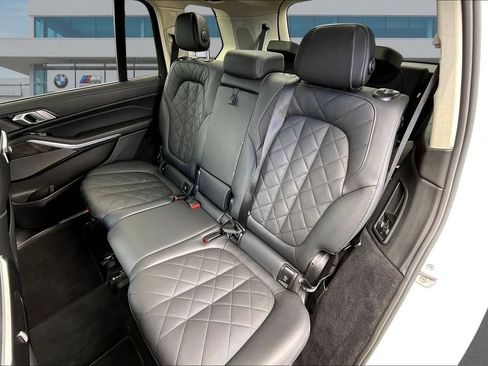 Used 2025 BMW X7 xDrive40i AWD/4WD image 22