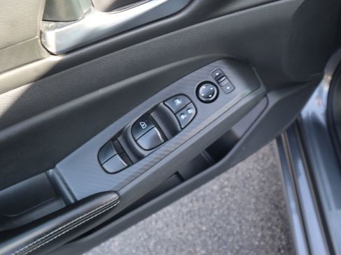 Used 2024 Nissan Altima 2.5 SV image 17