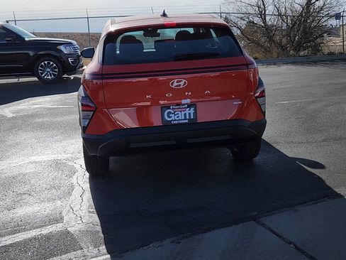 New 2026 Hyundai Kona SE image 3