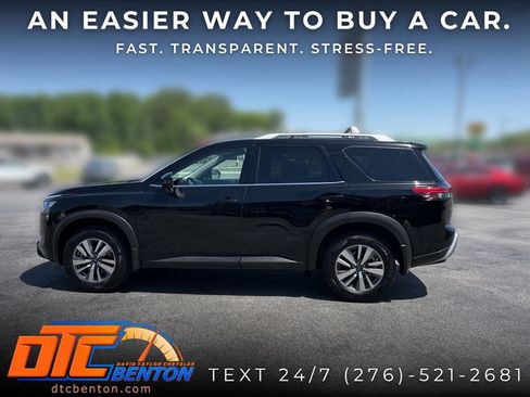 Used 2025 Nissan Pathfinder SL AWD/4WD image 5