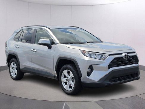 Used 2021 Toyota RAV4 XLE FWD image 7