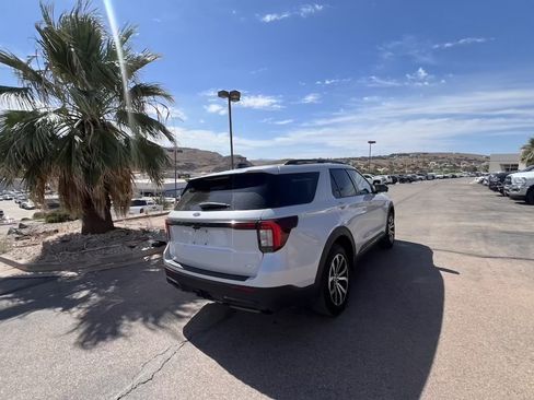 Used 2026 Ford Explorer ST-Line AWD/4WD image 5