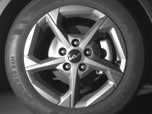 Used 2025 Kia K4 LXS image 13