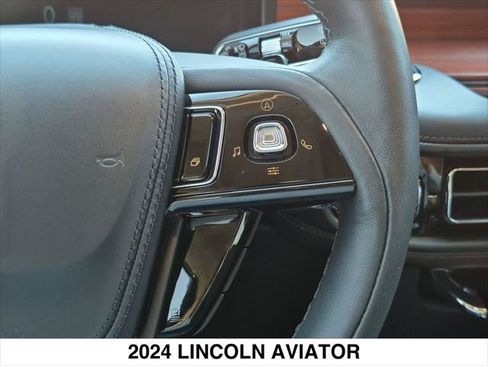 Certified 2024 Lincoln Aviator Reserve w/ Equipment Group 201A RWD image 15