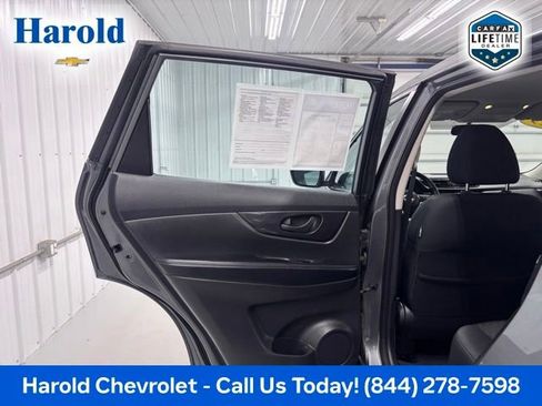 Used 2019 Nissan Rogue S AWD/4WD image 12