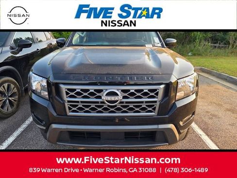 Used 2024 Nissan Frontier SV RWD image 2