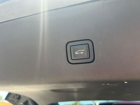 Used 2023 Chevrolet Traverse RS w/ LPO, Floor Liner Package AWD/4WD image 16