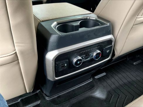 Used 2022 Ford Expedition XLT AWD/4WD image 10