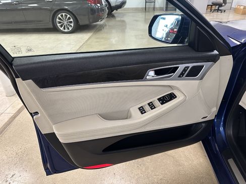 Used 2015 Hyundai Genesis 3.8 w/ Option Group 04 image 39