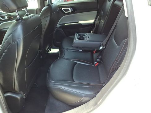 Used 2022 Jeep Compass Limited AWD/4WD image 11