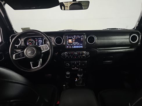 Used 2022 Jeep Wrangler Unlimited Sahara w/ Cold Weather Group AWD/4WD image 13