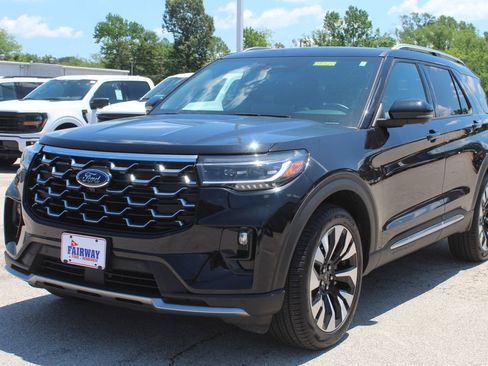 Used 2025 Ford Explorer Platinum w/ LUX Leather Package AWD/4WD image 2