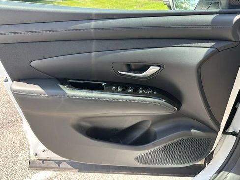 Used 2025 Hyundai Santa Cruz SEL AWD/4WD image 25
