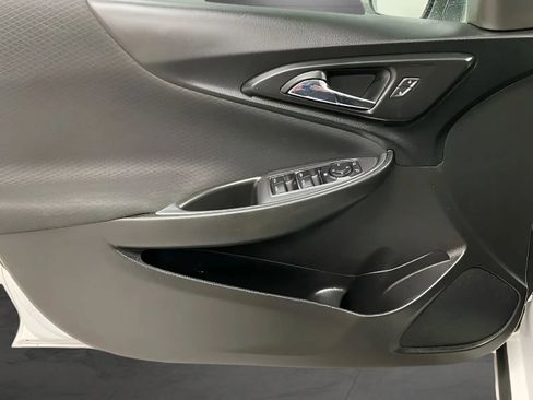 Used 2021 Chevrolet Malibu LT FWD image 9