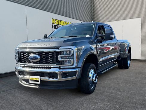 Certified 2023 Ford F450 Lariat w/ Camper Package image 1