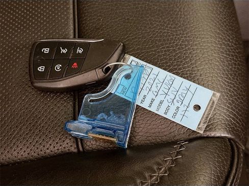 Used 2021 GMC Yukon Denali w/ Denali Premium Package image 35