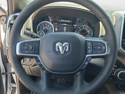 Used 2025 RAM 1500 Big Horn AWD/4WD image 13