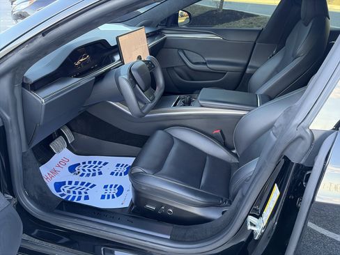 Used 2022 Tesla Model S Plaid image 13