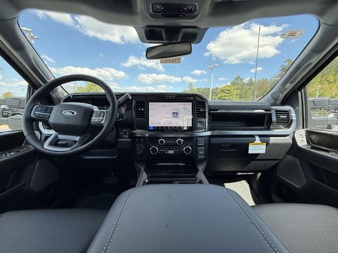 New 2026 Ford F250 Lariat w/ Black Appearance Package image 29