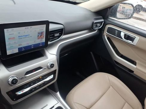 Used 2022 Ford Explorer XLT w/ Equipment Group 202A image 24