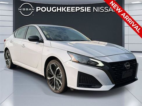 Certified 2024 Nissan Altima 2.5 SR w/ SR Premium Package AWD/4WD image 1