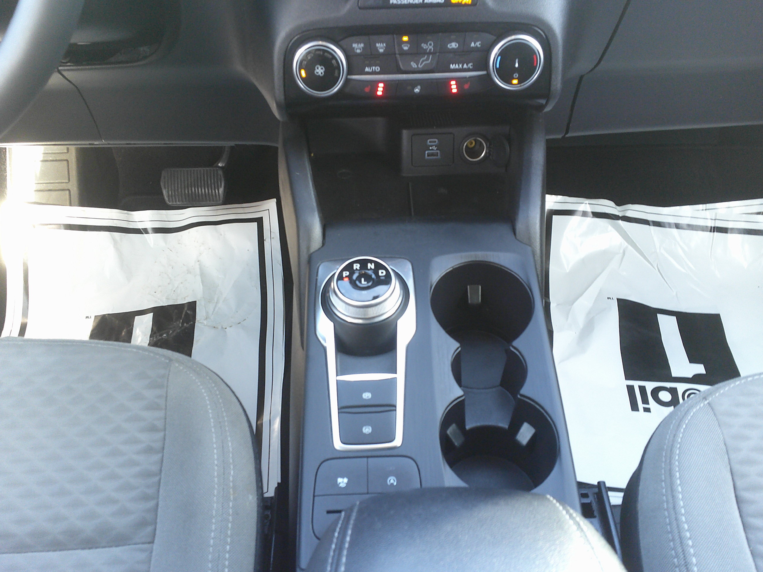 Used 2022 Ford Escape SE w/ Cold Weather Package AWD/4WD image 21