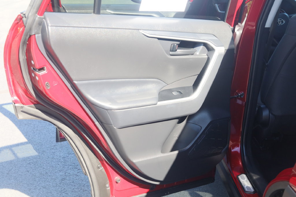 Used 2024 Toyota RAV4 LE AWD/4WD image 15