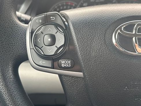 Used 2012 Toyota Camry LE image 17