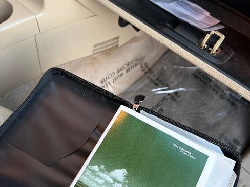 Used 2006 Ford Explorer Eddie Bauer image 11