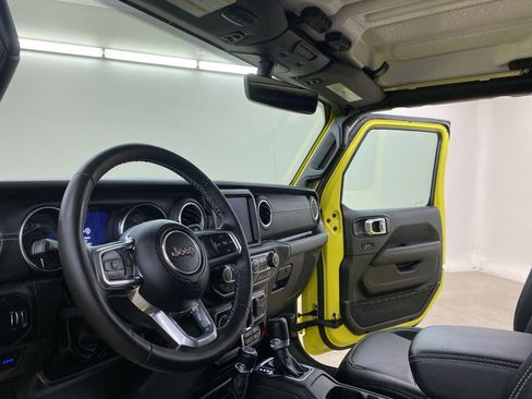 Used 2023 Jeep Wrangler Unlimited Sahara w/ Cold Weather Group image 32