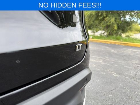Used 2025 Chevrolet Trax LT w/ Sunroof Package FWD image 8