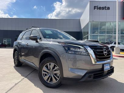 Certified 2025 Nissan Pathfinder SV