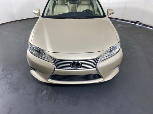 Used 2014 Lexus ES 350 w/ Luxury Package FWD image 6
