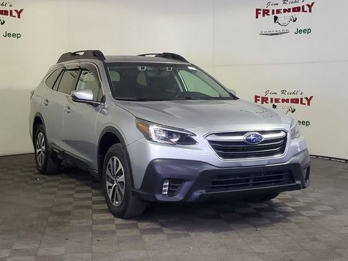 Used 2020 Subaru Outback Premium image 2