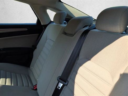 Used 2018 Ford Fusion S FWD image 21
