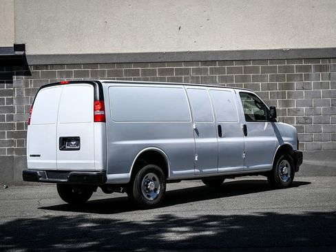 Used 2024 Chevrolet Express 2500 Extended w/ Driver Convenience Package RWD image 3