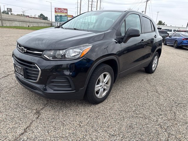 Used 2021 Chevrolet Trax LS w/ Tint and Cruise Package AWD/4WD image 3