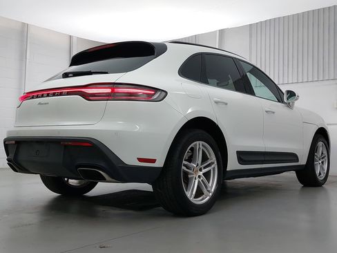 Certified 2023 Porsche Macan AWD/4WD image 7