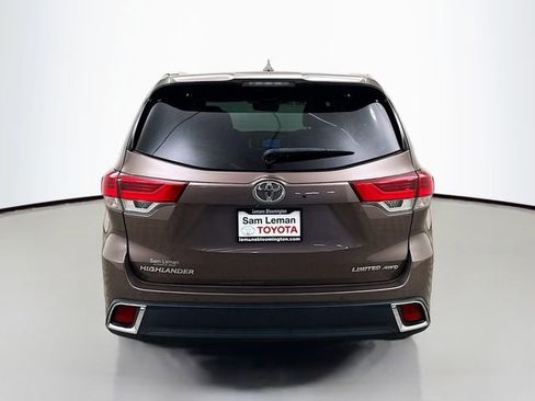 Used 2017 Toyota Highlander Limited image 6