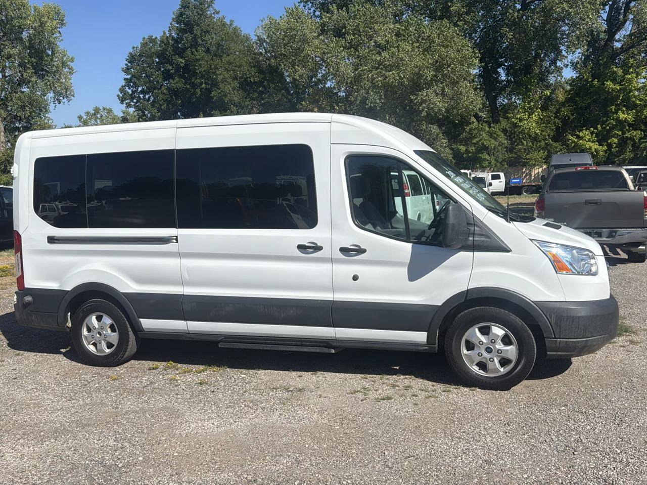 Used 2018 Ford Transit 350 XLT RWD image 4